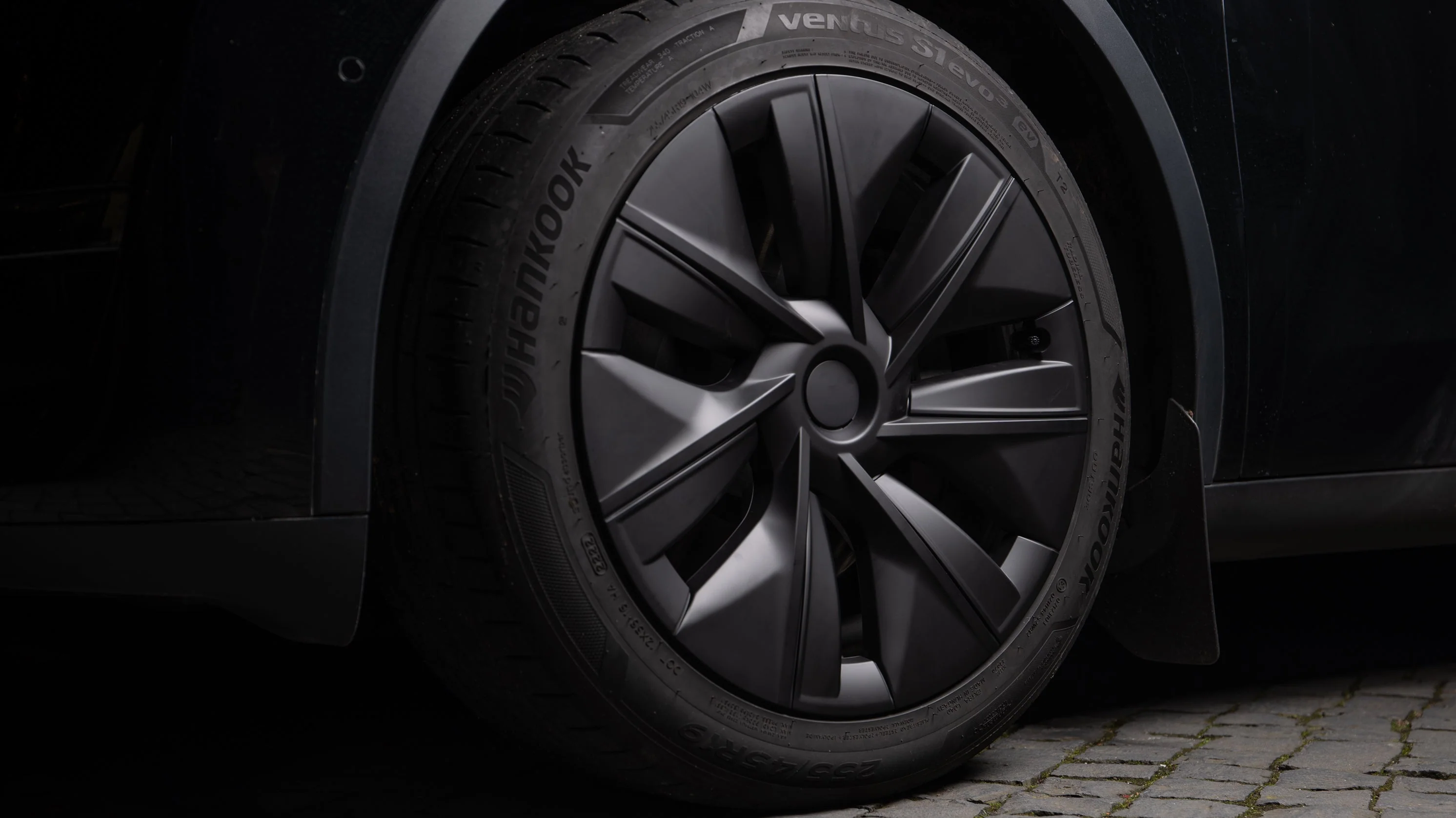 Aero Radkappen in Schwarz für das Tesla Model Y - Image 4