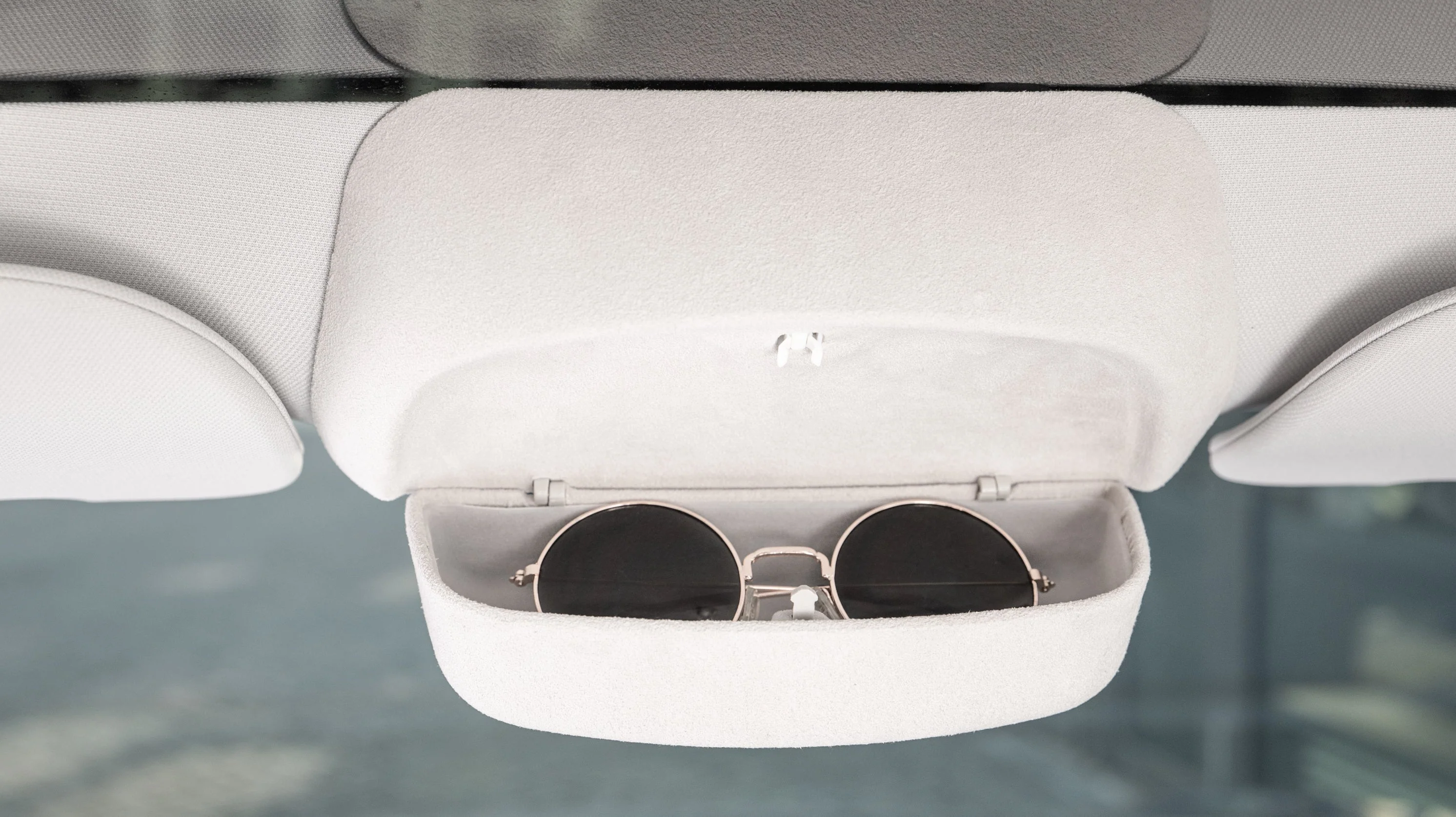 Brillenetui für den Dachhimmel des Tesla Model 3 - Image 3