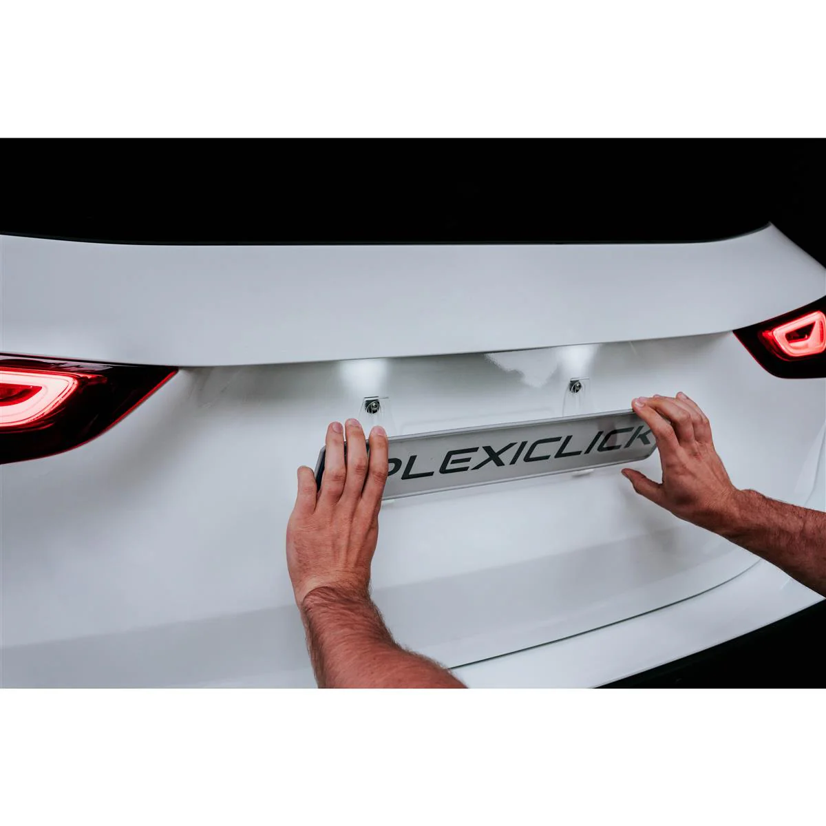 Clip Kennzeichenhalter für alle Tesla Modelle - Image 6
