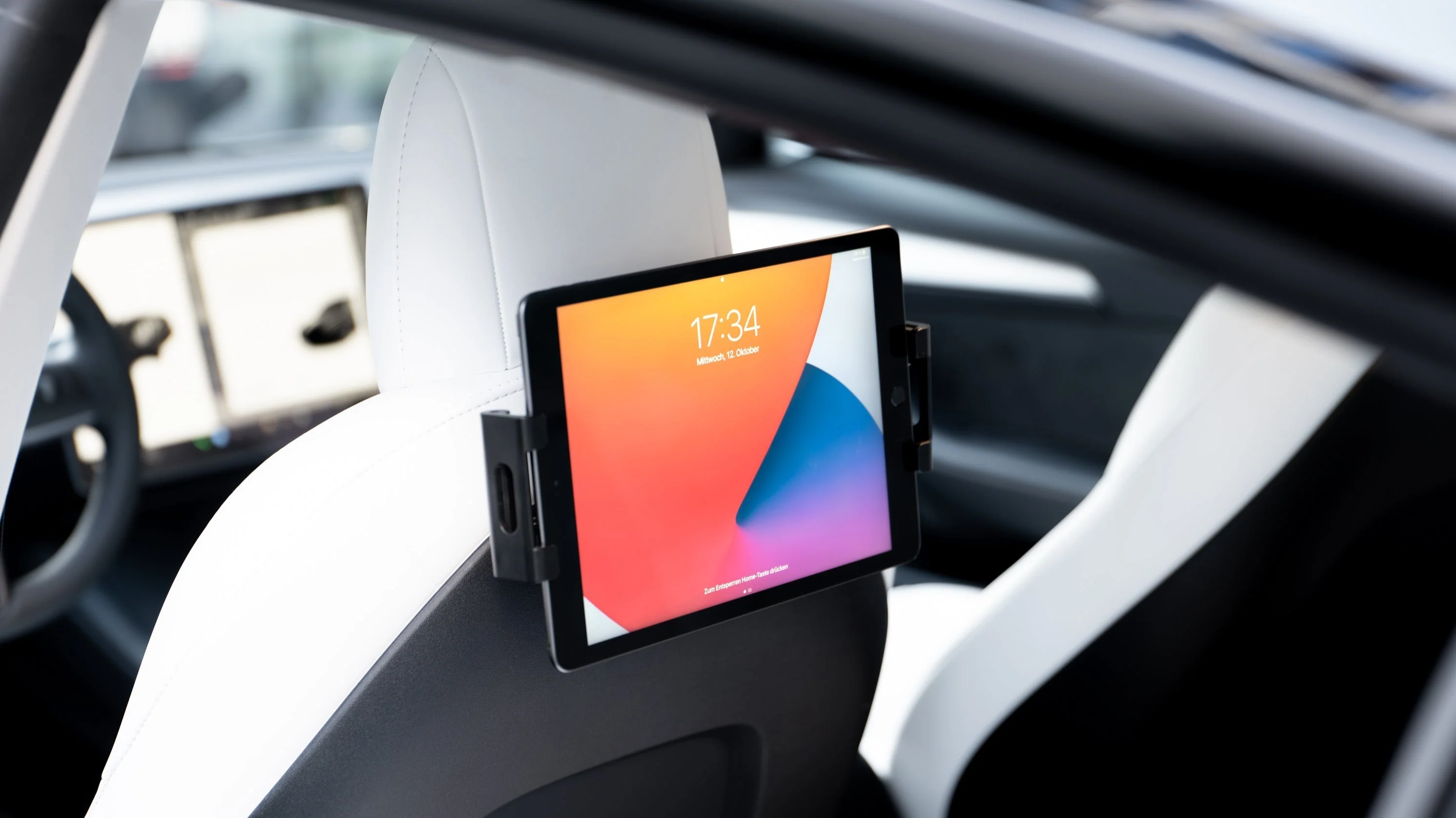 Handy-/ Tablethalterung für die Rückseite der Vordersitze des Tesla Model 3/Y - Image 2