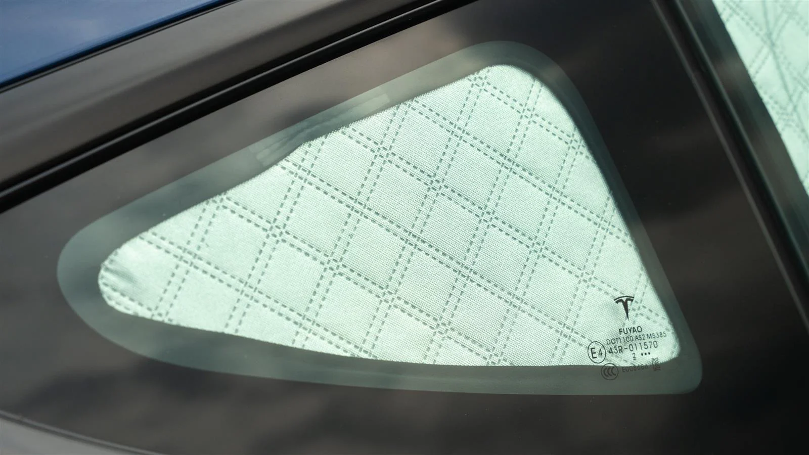 Seiten/Heckscheiben Sonnen- und Sichtschutz für das Tesla Model 3 - Image 10