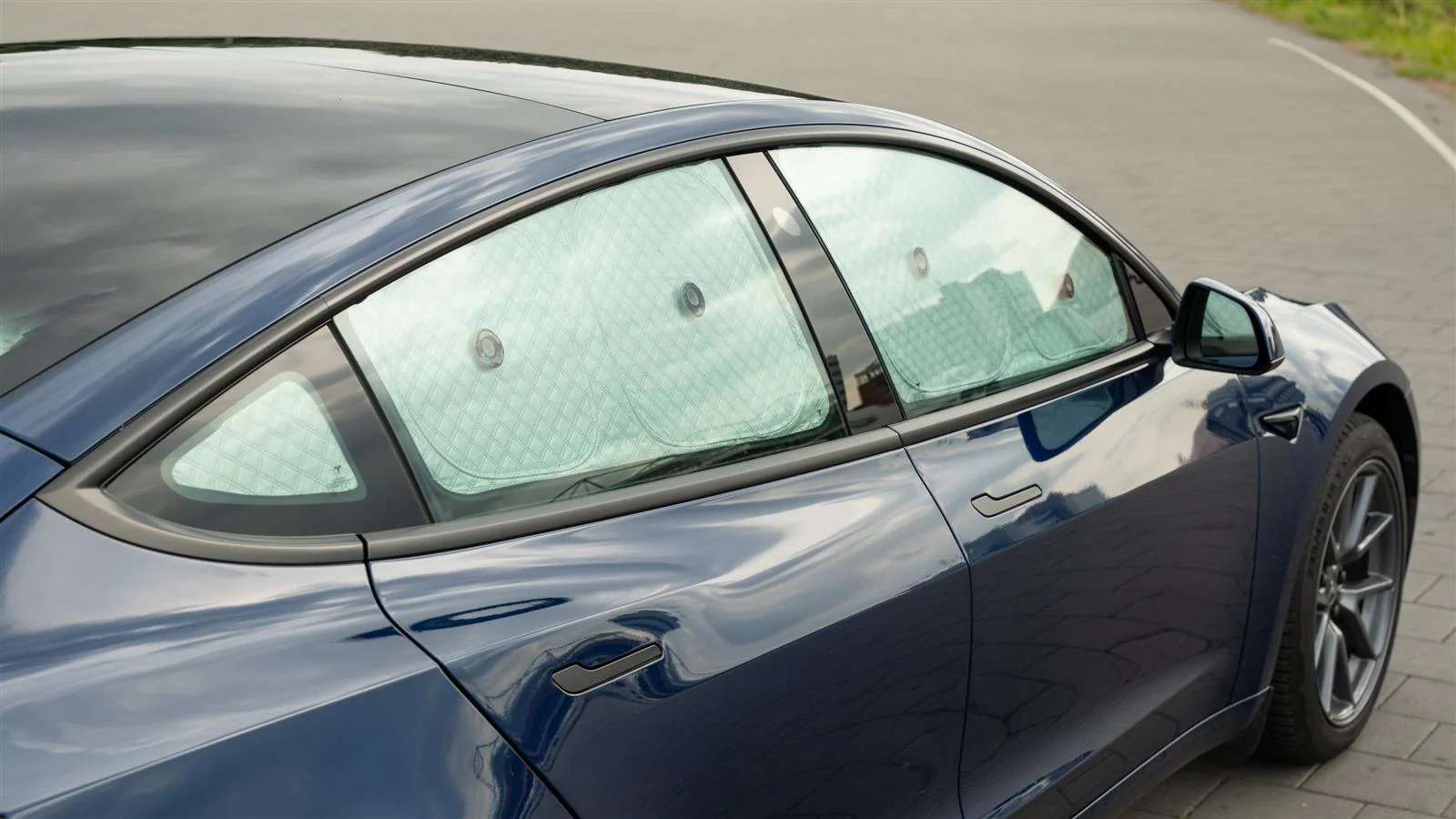 Seiten/Heckscheiben Sonnen- und Sichtschutz für das Tesla Model 3 - Image 11