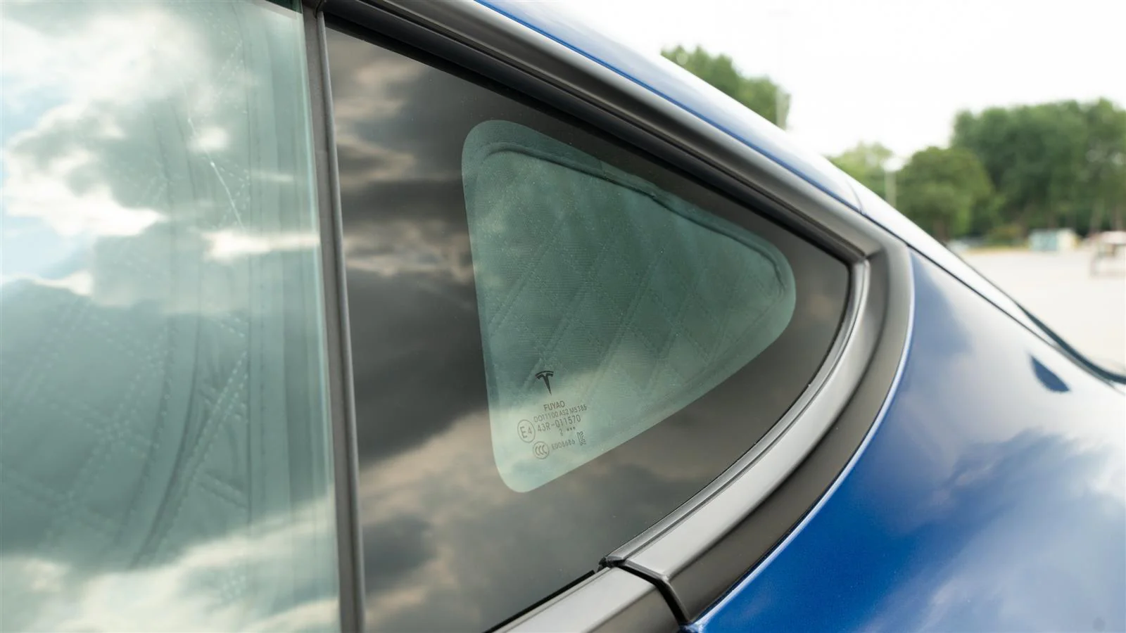 Seiten/Heckscheiben Sonnen- und Sichtschutz für das Tesla Model 3 - Image 15